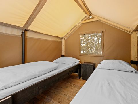 TENTE TOILE ET BOIS 5 personnes - Valkanela - Tente Safari Bella Vista + sanitaires + air conditionné (8P)