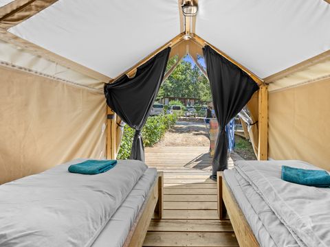 TENTE TOILE ET BOIS 5 personnes - Valkanela - Tente Safari Bella Vista + sanitaires + air conditionné (8P)
