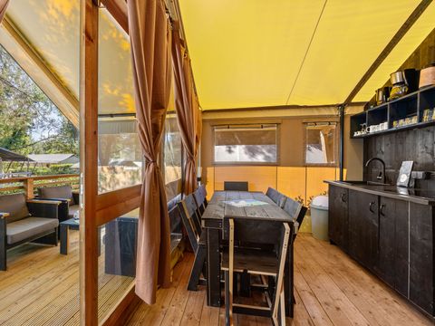 TENTE TOILE ET BOIS 5 personnes - Valkanela - Tente Safari Bella Vista + sanitaires + air conditionné (8P)