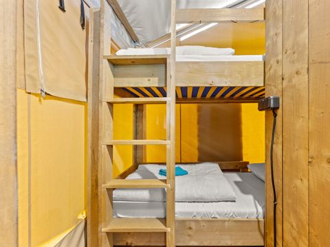 TENTE TOILE ET BOIS 5 personnes - Valkanela - Tente Safari Bella Vista + sanitaires + air conditionné (8P)