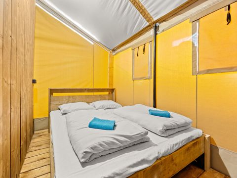 TENTE TOILE ET BOIS 5 personnes - Valkanela - Tente Safari Bella Vista + sanitaires + air conditionné (8P)
