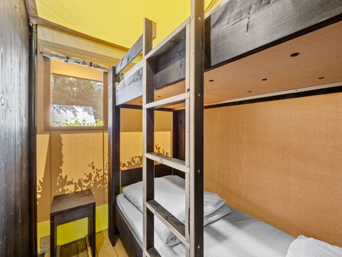 TENTE TOILE ET BOIS 5 personnes - Valkanela - Tente Safari Bella Vista + sanitaires + air conditionné (8P)