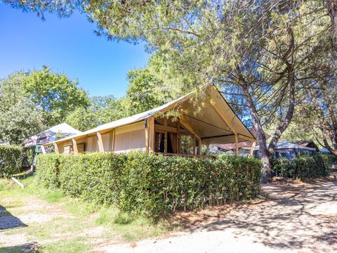 TENTE TOILE ET BOIS 5 personnes - Valkanela - Tente Safari Bella Vista + sanitaires + air conditionné (8P)