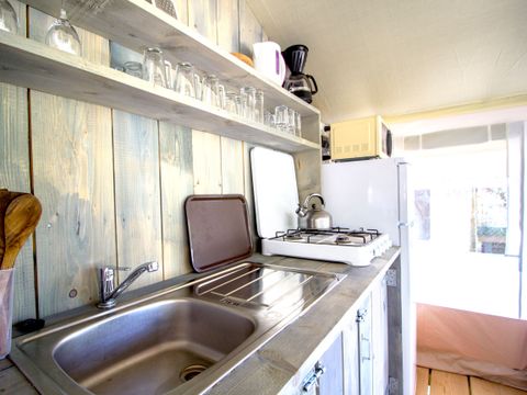 TENTE TOILE ET BOIS 5 personnes - Valkanela - Tente safari + sanitaires + climatisation (5P)