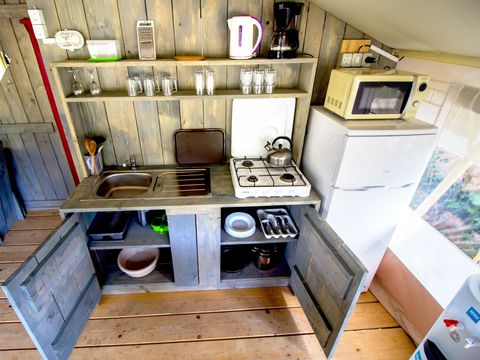 Tente en toile et en bois 5 personnes - Valkanela - Tente safari + sanitaires + climatisation (5P)