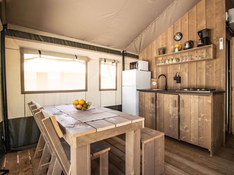 TENTE TOILE ET BOIS 5 personnes - Valkanela - Tente safari + sanitaires + climatisation (6P)