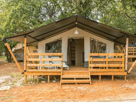 TENTE TOILE ET BOIS 5 personnes - Valkanela - Tente safari + sanitaires + climatisation (6P)