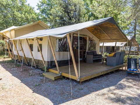TENTE TOILE ET BOIS 5 personnes - Valkanela - Tente safari + sanitaires + climatisation (6P)