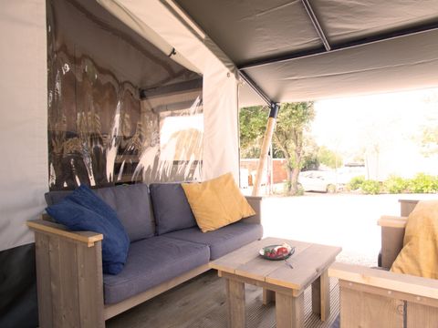 TENTE TOILE ET BOIS 5 personnes - Valkanela - Tente safari + sanitaires + climatisation (6P)
