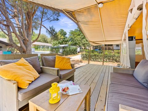 TENTE TOILE ET BOIS 5 personnes - Valkanela - Tente safari + sanitaires + climatisation (6P)