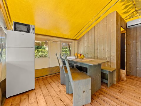 TENTE TOILE ET BOIS 5 personnes - Valkanela - Tente safari + sanitaires + climatisation (6P)
