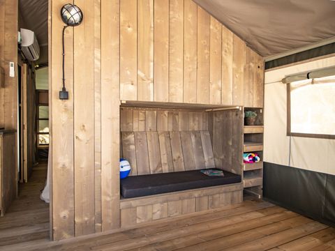 TENTE TOILE ET BOIS 5 personnes - Valkanela - Tente safari + sanitaires + climatisation (6P)