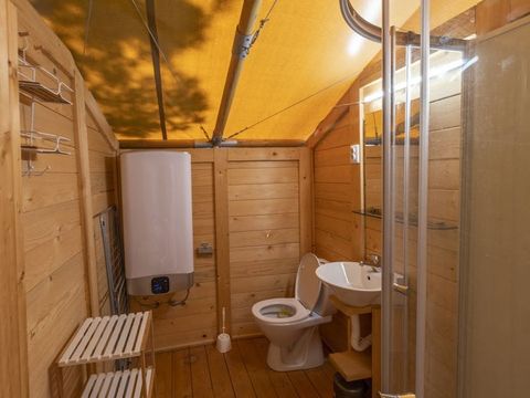 TENTE TOILE ET BOIS 5 personnes - Tente safari coucher de soleil + sanitaires + air conditionné (6P)
