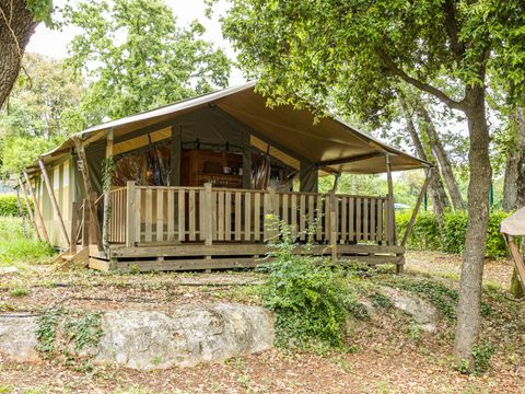 TENTE TOILE ET BOIS 5 personnes - Tente safari coucher de soleil + sanitaires + air conditionné (6P)