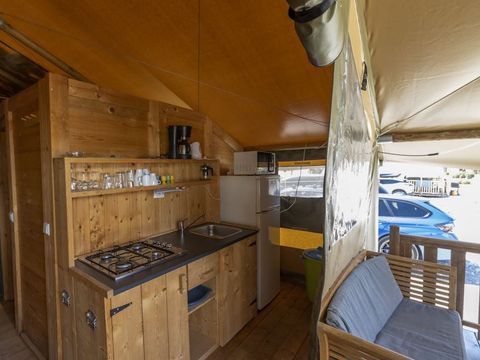 TENTE TOILE ET BOIS 5 personnes - Tente safari coucher de soleil + sanitaires + air conditionné (6P)