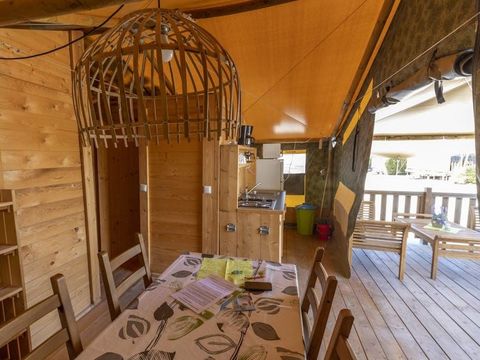 TENTE TOILE ET BOIS 6 personnes - Valkanela - Tente safari coucher de soleil + sanitaires (6P)