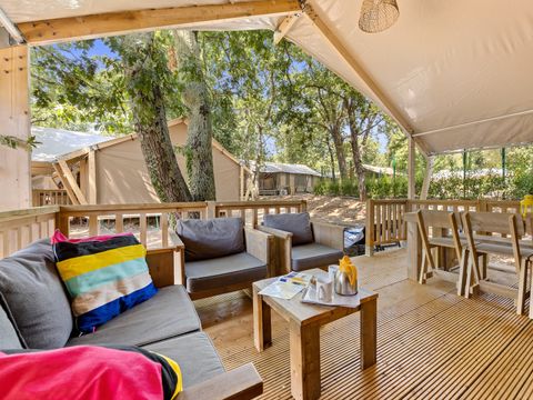 TENTE TOILE ET BOIS 5 personnes - Valkanela - Tente Safari Bella Lodge + sanitaires + air conditionné (6P)