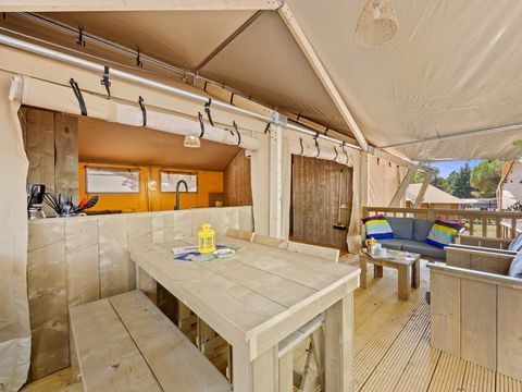 TENTE TOILE ET BOIS 5 personnes - Valkanela - Tente Safari Bella Lodge + sanitaires + air conditionné (6P)