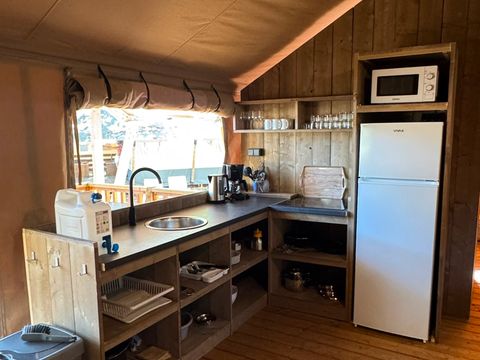 TENTE TOILE ET BOIS 5 personnes - Valkanela - Tente Safari Bella Lodge + sanitaires + air conditionné (6P)