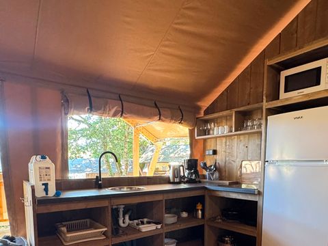 TENTE TOILE ET BOIS 5 personnes - Valkanela - Tente Safari Bella Lodge + sanitaires + air conditionné (6P)