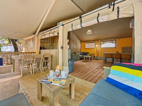TENTE TOILE ET BOIS 5 personnes - Valkanela - Tente Safari Bella Lodge + sanitaires + air conditionné (6P)