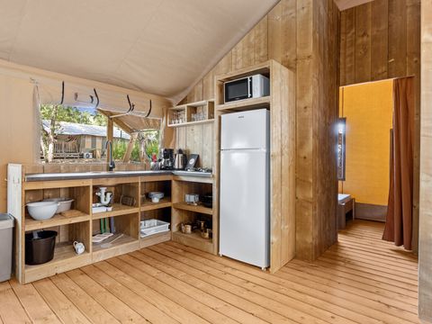 TENTE TOILE ET BOIS 5 personnes - Valkanela - Tente Safari Bella Lodge + sanitaires + air conditionné (6P)