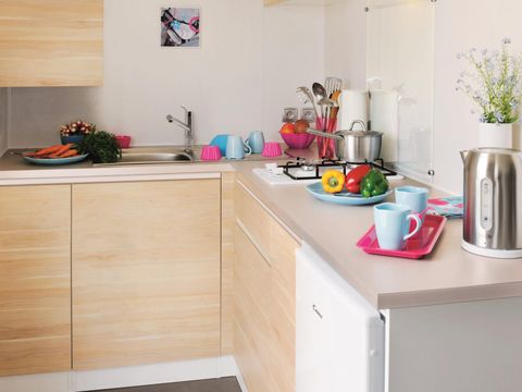 MOBILHOME 2 personnes - Confort 18m² 1 chambre + terrasse semi-couverte + TV