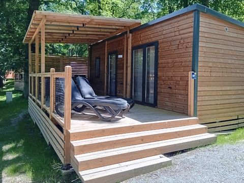 MOBILHOME 4 personnes - Homeflower Premium 29m² (2 chambres) + CLIM + terrasse semi-couverte + TV + draps + serviettes