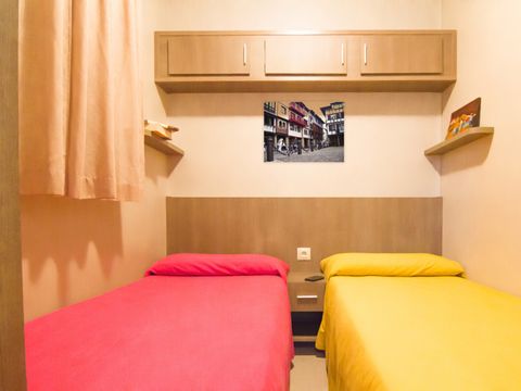 BUNGALOW 5 personnes - BASUSTA  apto minusválidos