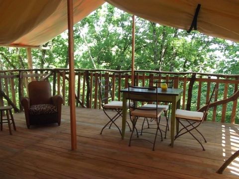 TENTE 4 personnes - Lodge avec salle de bain