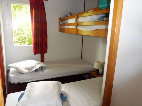 CHALET 6 personnes - 31.5 m² CHALET 6 personnes - 31.5 m²