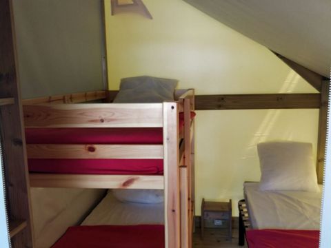 Tente en toile et en bois 5 personnes - Sahari (sans sanitaires)