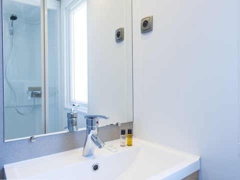 CHALET 4 personnes - DE LUXE - 2 chambres - CLIM - TV - LV