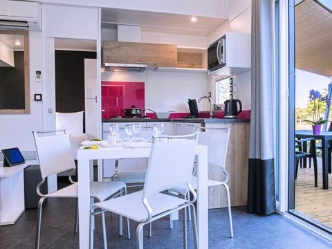 MOBILHOME 4 personnes - Cottage VIP 3 Pièces 4 Personnes Climatisé + TV