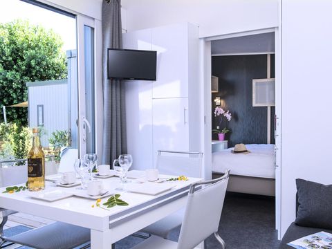 MOBILHOME 6 personnes - Cottage VIP 4 Pièces 6 Personnes Climatisé + TV