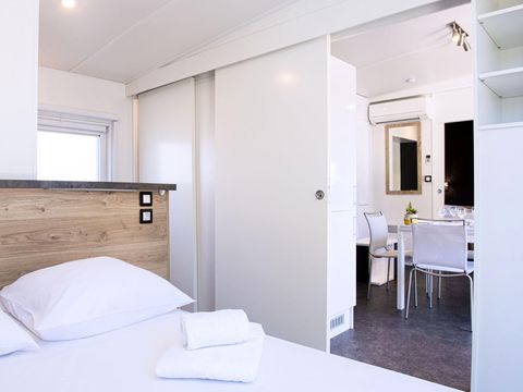 MOBILHOME 6 personnes - Cottage VIP 4 Pièces 6 Personnes Climatisé + TV