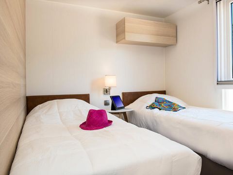MOBILHOME 6 personnes - Cottage VIP 4 Pièces 6 Personnes Climatisé + TV