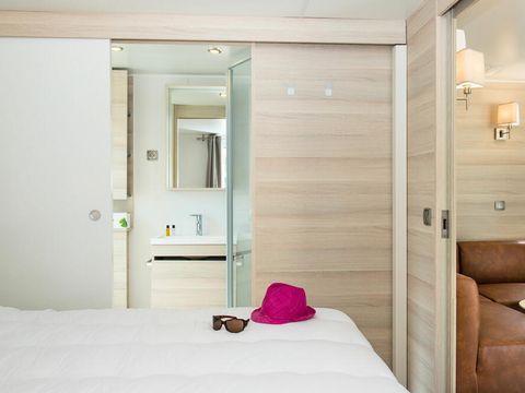 MOBILHOME 6 personnes - Cottage VIP 4 Pièces 6 Personnes Climatisé + TV