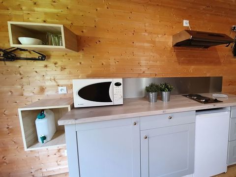 BUNGALOW 4 personnes - HUTTE CONFORT sans sanitaires