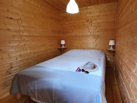 BUNGALOW 4 personnes - HUTTE CONFORT sans sanitaires