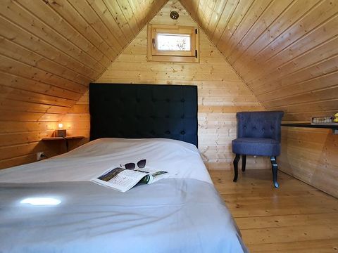 HÉBERGEMENT INSOLITE 2 personnes - Cabane 9m² (1 chambre) Terrasse Couverte - sans sanitaires