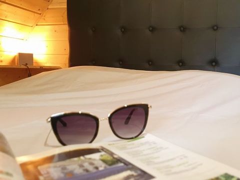 HÉBERGEMENT INSOLITE 2 personnes - Cabane 9m² (1 chambre) Terrasse Couverte - sans sanitaires