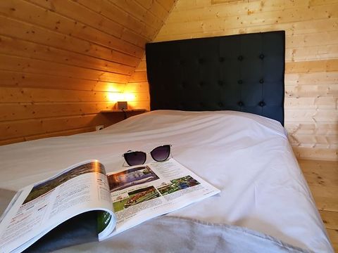 HÉBERGEMENT INSOLITE 2 personnes - Cabane 9m² (1 chambre) Terrasse Couverte - sans sanitaires