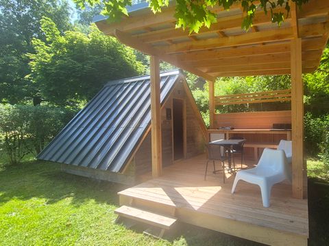HÉBERGEMENT INSOLITE 2 personnes - Cabane 9m² (1 chambre) Terrasse Couverte - sans sanitaires