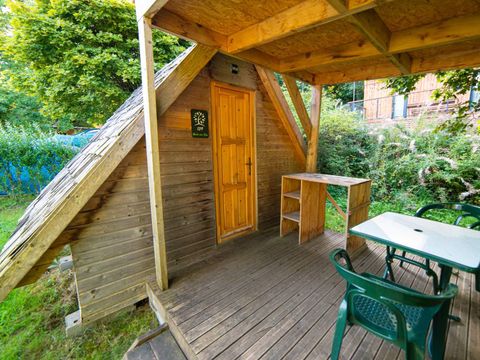HÉBERGEMENT INSOLITE 2 personnes - Cabane 9m² (1 chambre) Terrasse Couverte - sans sanitaires