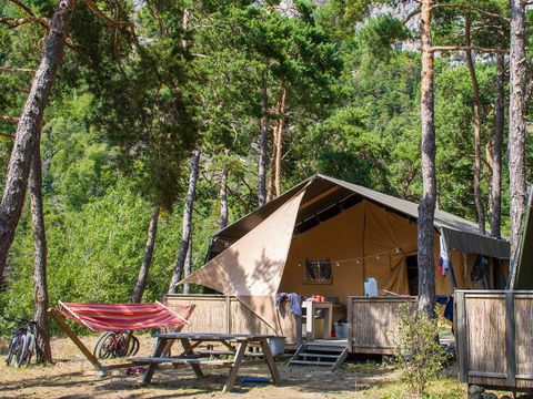TENTE 4 personnes - VILLA TENT (sans sanitaires)