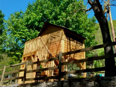 Tente en toile et en bois 2 personnes - Tente baroudeur sur pilotis