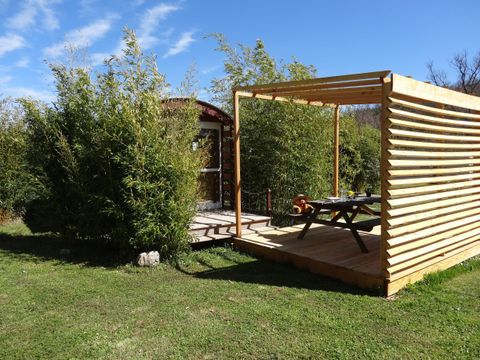 Hébergement 3 personnes - Roulotte 21m² - 1 chambre - Terrasse semi-couverte
