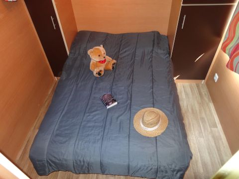 Hébergement 3 personnes - Roulotte 21m² - 1 chambre - Terrasse semi-couverte