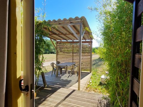 Hébergement 3 personnes - Roulotte 21m² - 1 chambre - Terrasse semi-couverte